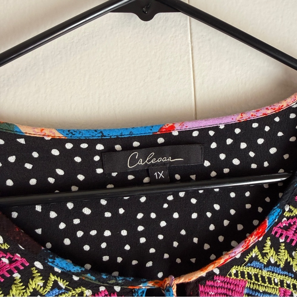 Embroidered Floral Black Polka-Dot Tie-Front Tunic - Picture 2 of 10